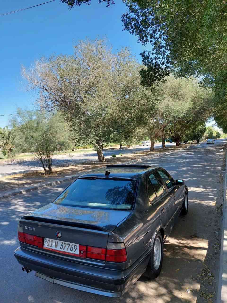 سلام عليكم بي ام 525مسكر فانوص رقم بغداد انكليزي سياره كل نقص ما بيهه مكينه وكير  مكفول صدرهه جديد تخم تاير جديد سلايت شغال تبريد شغال موديل 94 دبل ايرباك دعاميات Mدوس M السعر 75وبيهه مجال للاستفسار***********مكان السياره بغداد الكاظمية مكلف بل نشر
