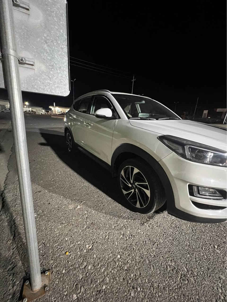 مكلف بلنشر
سلام عليكم 
بيع فقط
هونداي توكسون 2019 وارد خليجي
بدون صبغ تعديل بارد مكانين فقط
مواصفات فول عدا بانوراما
سياره مال بيت بسمي تحويل وكاله. بشرط
رقم سليمانيه جديد سنويه جديد فحص هزه جديد
ماشيه 125 كيلومتر
كير محرك شرط ما مفتوح
مكان سياره اربيل بحركه
للاسفسار *********** أربيل, العراق
