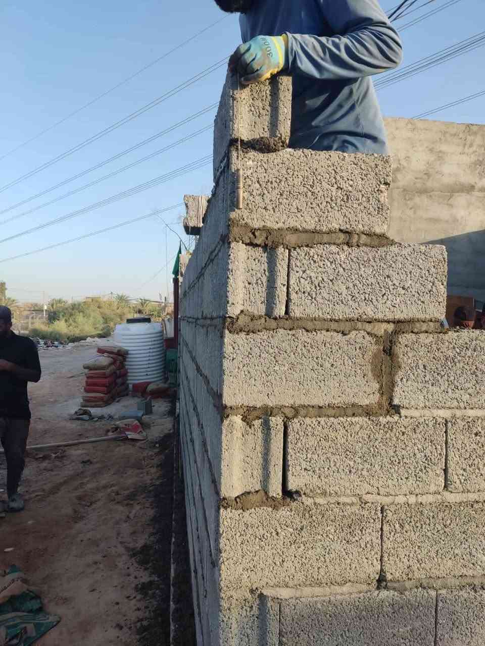 كادر عمل متكامل من خلفات وعمال بناء انجاز سريع جدا استلم بيتك بأسرع وقت يتكون الكادر من أربع خلفات بناء البلوك والطابوق للاتصال ***********
