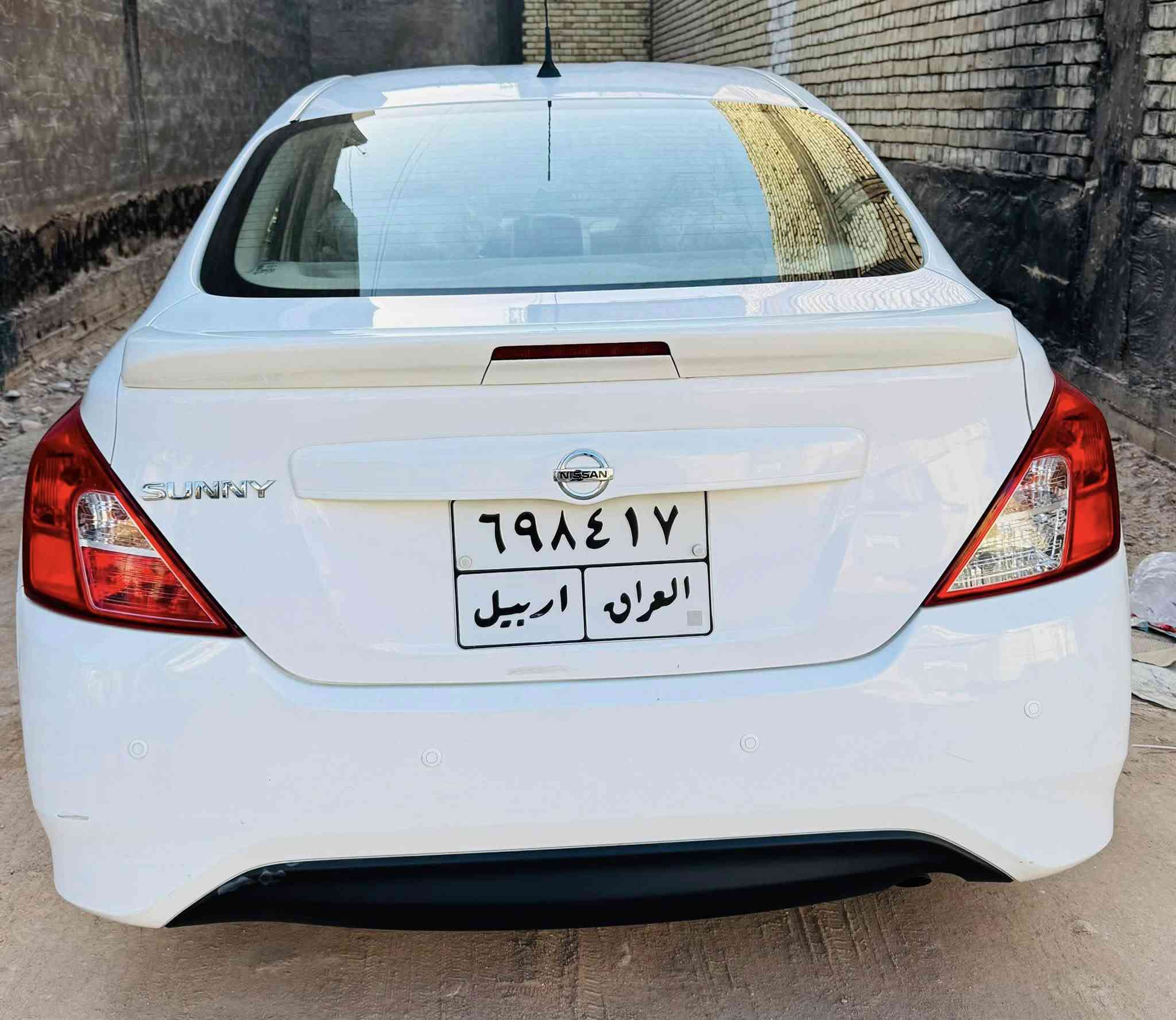نيسان صني 2022 ابيض اللون ماشية 188 الف السياره نضيفه كلش دواخل نضيفه والخارج بيها اصبع بارد بالجاملغ الخلفي تخم تاير جديد سنوية 2028 اربيل بأسم شركة السيارة وكالة بأسمي مكاني نجف السعر 110 وبيها مجال 
***********
