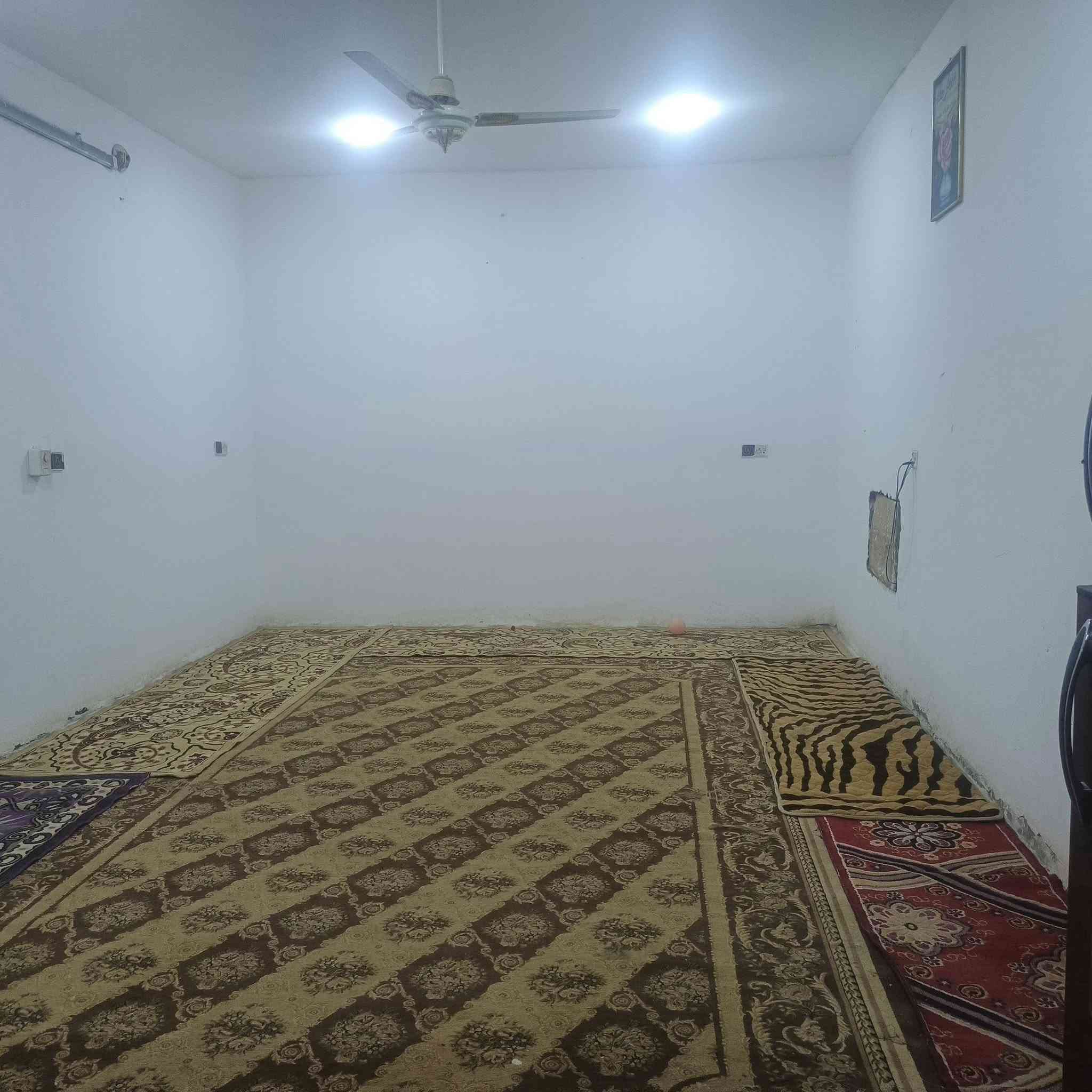 بيت زراعي مساحه 210متر
حي السبل الثانيه قرب اسواق ابو شكريه قرب مدرسة براعم الامل 

بتلو صب كونكريت البناء بلوك عكاده عالشارع العام 

البناء الحالي غرفتين +صاله+صحيات داخليه وخارجيه 

باقي لاستقبال والمطبخ غير مبني بتلوهن موجود مدفون 

خدمات ماء كهرباء وبيه وصل تطويب

السعر 60 وبيه مجال قليل 

***********
