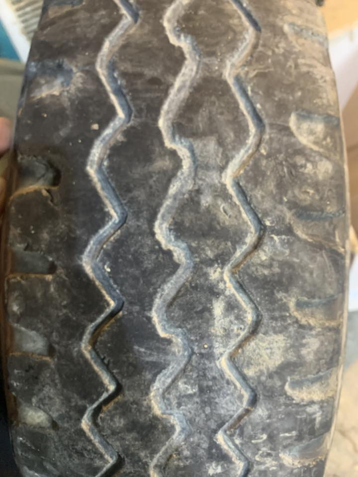 السلام عليكم دنلوب حجري حجم ١٦ تخم كامل
نظافه ٥٠ بالميه

***********
 النجف الاشرف
