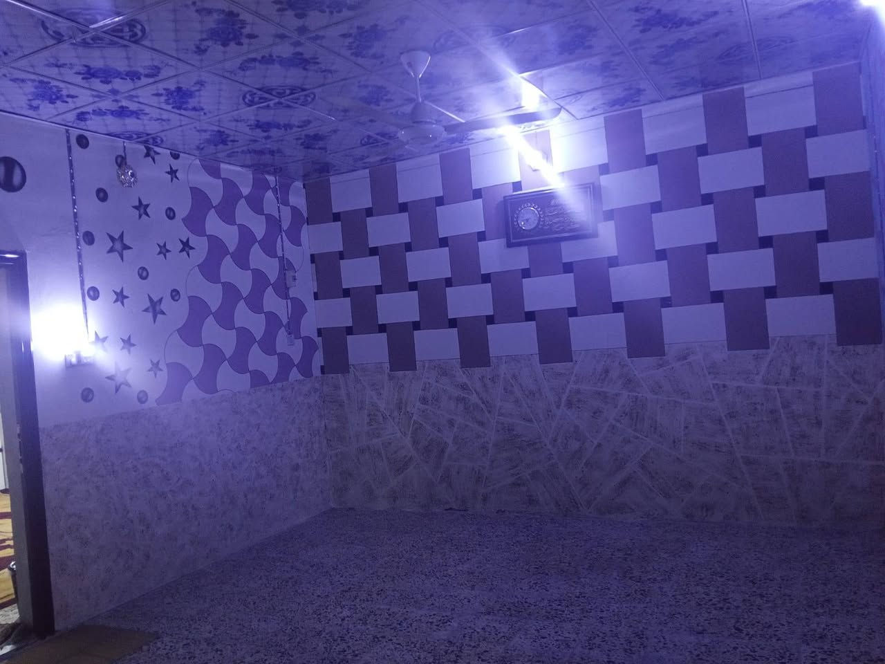 سلام عليكم للبيع دار في المهندسين شريط 300 مساحه الدار 150 طابقين الطابق الأول غرفه وصاله استقبال ومطبخ وكراج سياره ومكشوفات عدد 2 ومجمع حمامات وطابق ثاني 3 غرف وصاله ومخزن ملاحضه الطابق الاول صب كونكريت مسلح وطابق الثاني عكادء نضيف للستفسار عل *********** سعر الدار 240 وبي مجال اقرب نقطا دالا الخدمي الكوفيات خلف مدرسه عاصمه الثقافه
