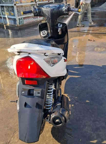 بسم الله الرحمن الرحيم 
السلام عليكم 
ماكس ثعلب للبيع مكينه بلادية خير من الله صوت متسمعلها 
دراجه نظيفه ومرتبه اي نقص مابيه من ناحيه مكينه وكهربائيات كلها شغاله 
السعر 700 وبيه مجال 
مكان بغداد الحسينية
***********
