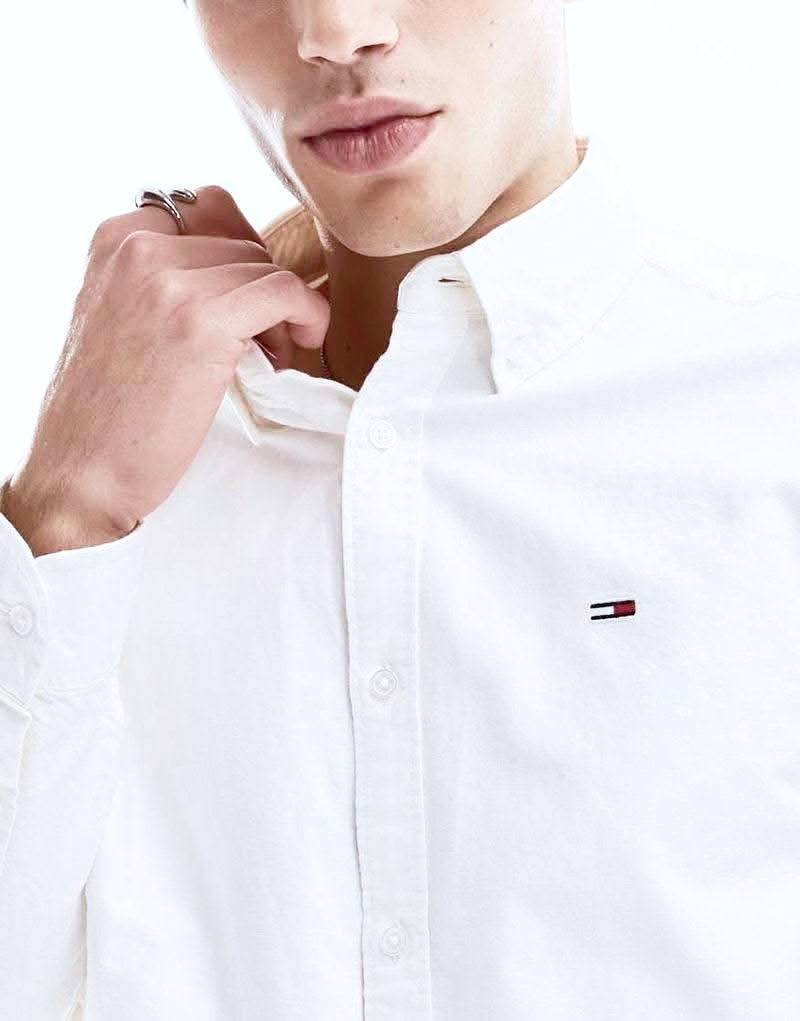 #قميص اصلي ماركة تومي هيلفيغر صنع بنغلاديش البلد المنتج الولايات المتحدة الأمريكية 🇺🇸 الخامة قطن عضوي القالب ريكولار فت القياسات S.M.L.XL.XXL اللون الأبيض متوفر كل القياسات اسود زيتوني ازرق اصفر قياسات متفرقة الكمية محدودة للحجز والاستفسار مراسلة الصفحة أو الاتصال على الهاتف المخصص ☎️ *********** العنوان بغداد العطيفية شارع المحكمة مجاور حلويات القند الفرع الثاني بغداد علي الصالح حي المعتصم قرب مجمع رويل ستي خدمة توصيل لجميع المحافظات #العراقية 💵 سعر القميص 35 الف فقط .
