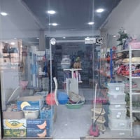 محل بيع مواد منزليه للبيع لعدم التفرغ موقع المحل عماره رويال مجاور الب...