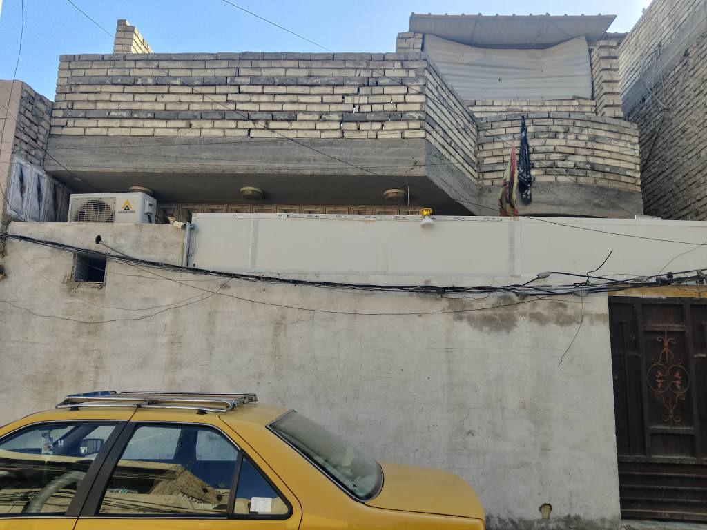 للبيع نصف قطعة امامية 80متر بناء حديث طابق الاول طرمه و استقبال وغرفه نوم و حمام داخلي وتواليت  وحمام وتواليت خارجي واساس رفت و الطابق الثاني صاعد الدرج بالبيتونه ناقصه 10 ساف ويكمل الطابق الثاني بدون سقف .... العنوان الشعله شارع 60 قرب مجمع النور مقابيل مدرسه المعراج ثاني قطعه عن الشارع 60 التجاري....رقم...

***********
