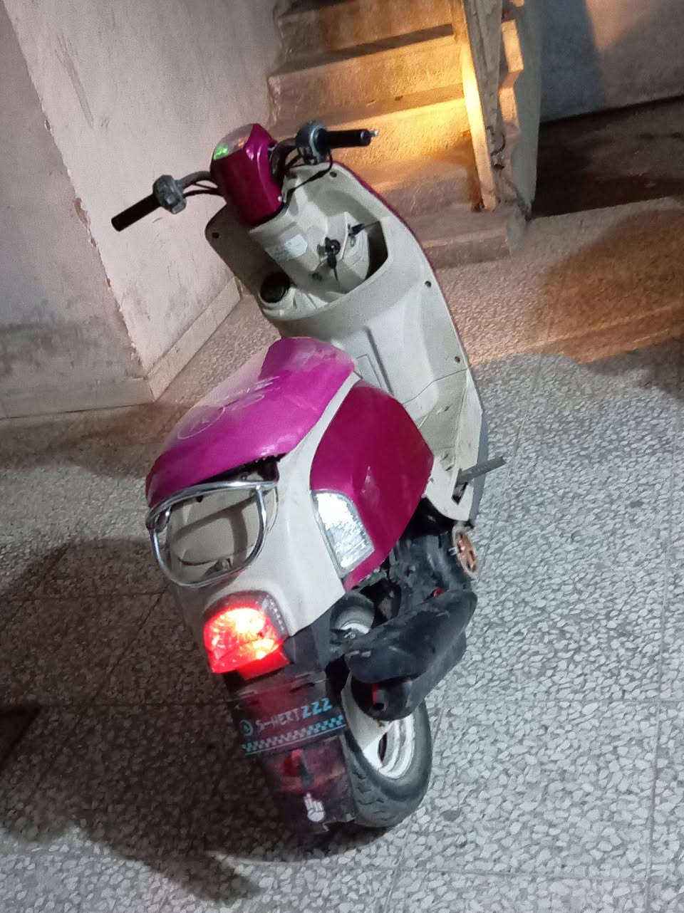 سلام عليكم دراجه ماكس بوليس للبيع دراجه خير من الله نكره سلف بس بيهه صوت ب راجز مال سلف جكجكه دراجه  مفتوح مره وحده ولفات سعر500 
وبيهه  مجال حك جيه بيك خير ودلل *********** وتساب مفتوح مكاني كوت حي جامعه
