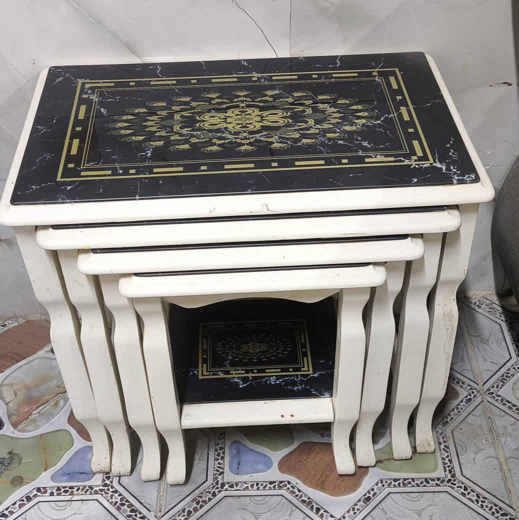 تخم كامل نظيف كلش اخو الجديد مستخدم قليل شغل عراقي درجه اوله معامل بغداد خمس قطع كراسي 2 تخم كبير 2 وقطعه وسط مع كوشات عدد 4 السعر خاص  ***********
