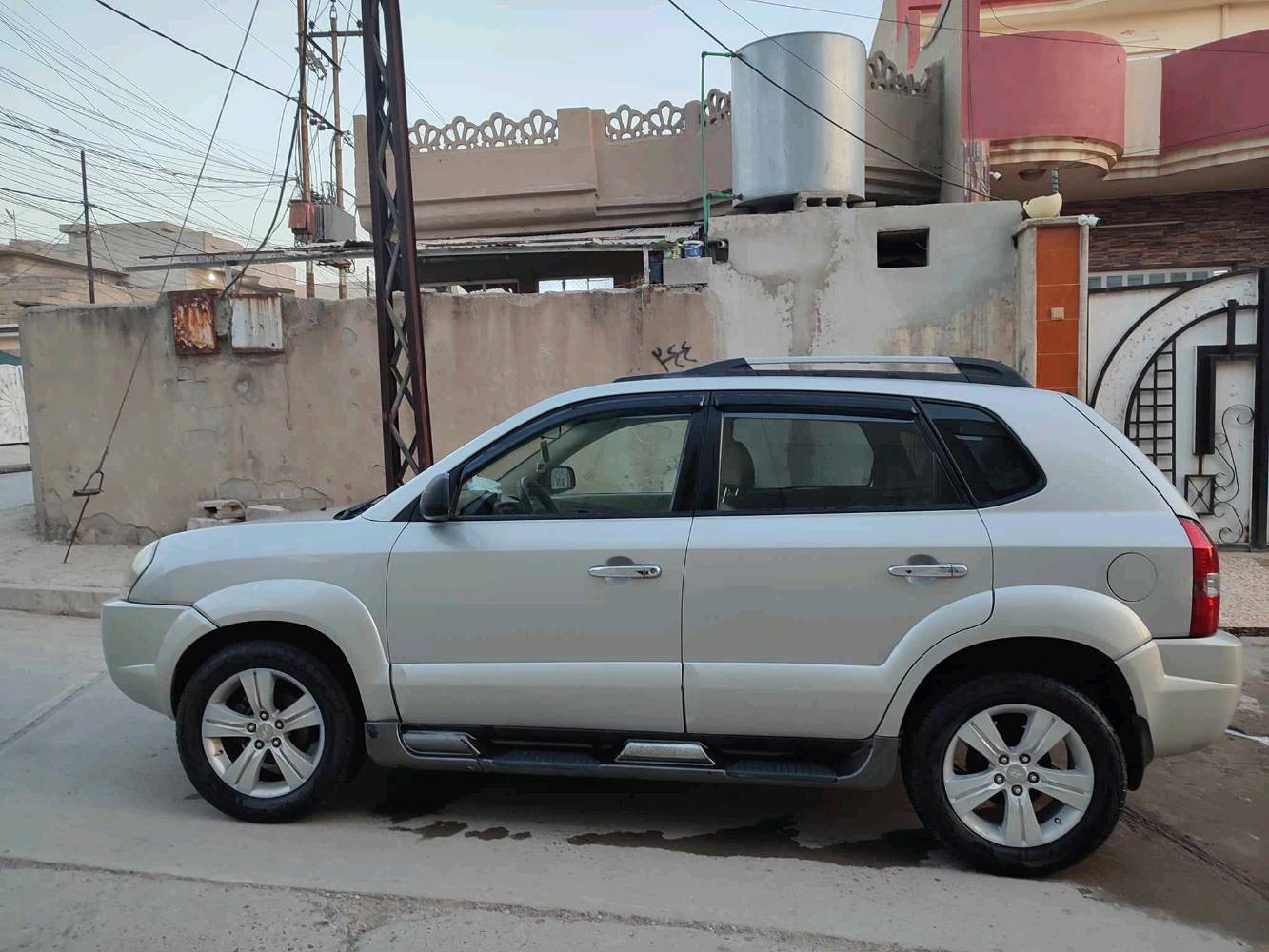 توسان 2008 كلين لون سلفر 
السعر 123بيها مجال