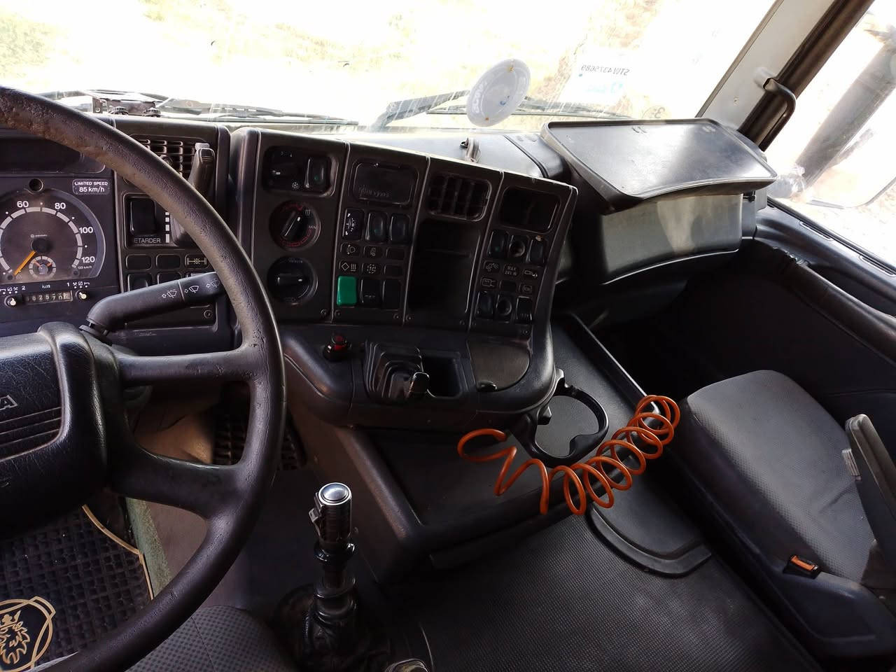 السلام عليكم اللبيع سكانيه بومه موديل 2000, مكينه انجكتر 124L  لا تنقيص ولا بخار تخم تاير تبريد ثلج تدفئه مكان سياره واسط. صويره السعر 135 للاستفسار اكثر اتصل ***********
