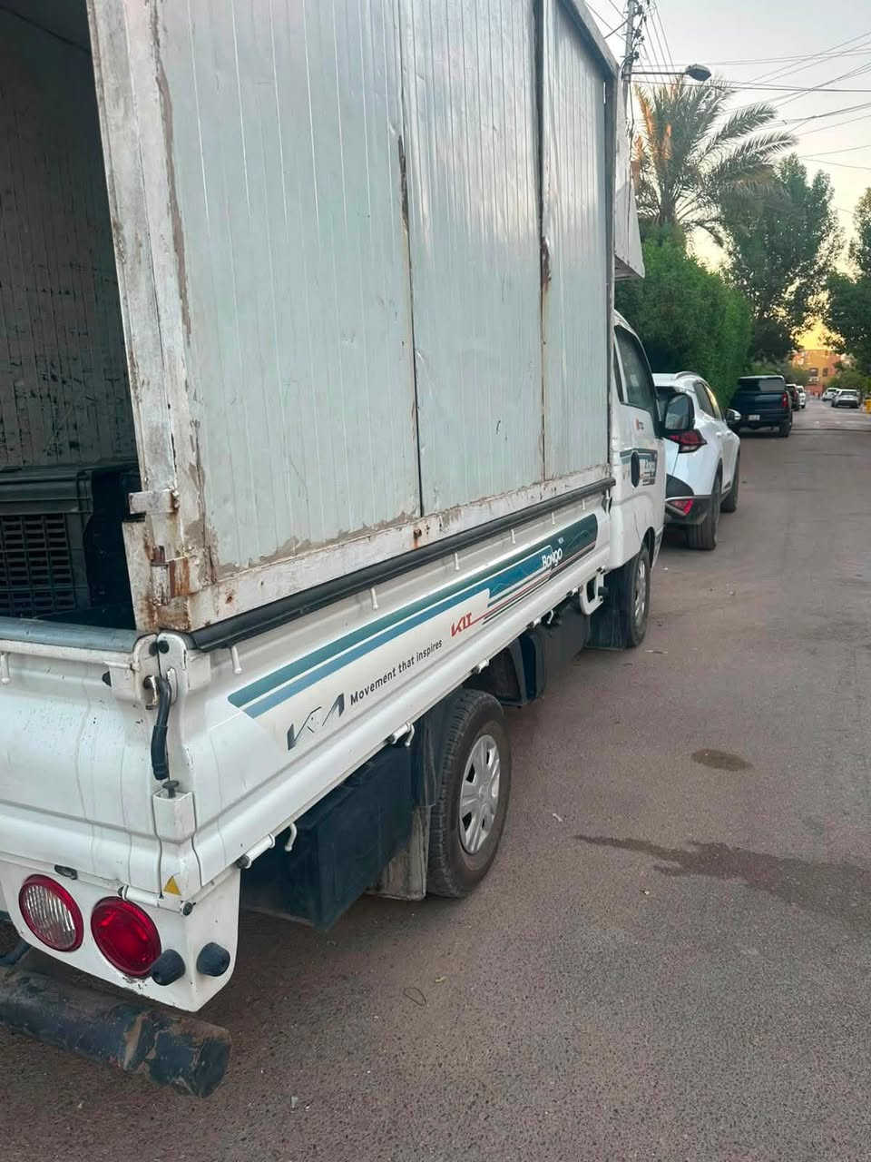 سلام عليكم للبيع كيه عموشه موديل ٢٠٢٣ اردنيه مكفوله كفاله عامه ماشيه ٩١ ألف سياره جديده برغي مامفتوح بيها العنوان بغداد حي الإعلام السعر ١٤٥
***********
