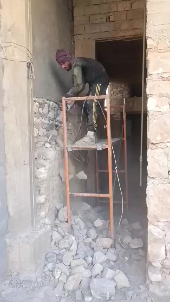 سلام عليكم  / يوجد كادر عمل جاهز/ تصعيد مواد/ تنضيف بيوت/ تفليش/ تكشيط/ تنضيف حدائق/ دفن نهري  / شقلنه ليل ونهار   /ومعداتنه جاهز/ ماعليك بس تصال على رقم  /     ***********
