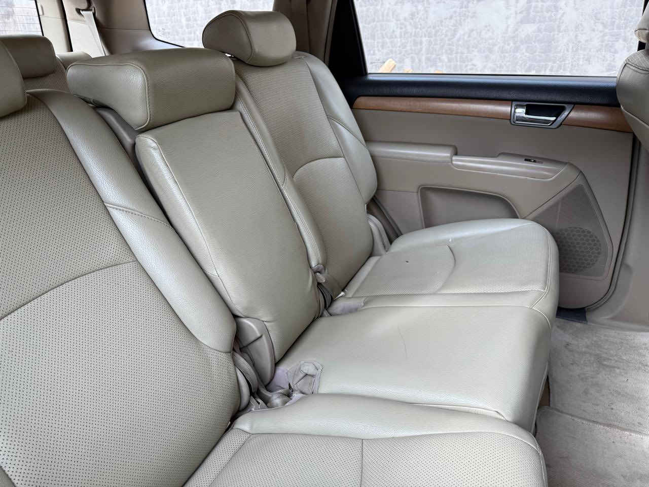 السلام عليكم للبيع كيا مهافي موديل 2012 خليجي مكفوله من الصبغ و البارد  رقم بغداد أنكليزي المكان بغداد ***********
