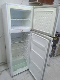 ثلاجه • نضيفه • شغاله