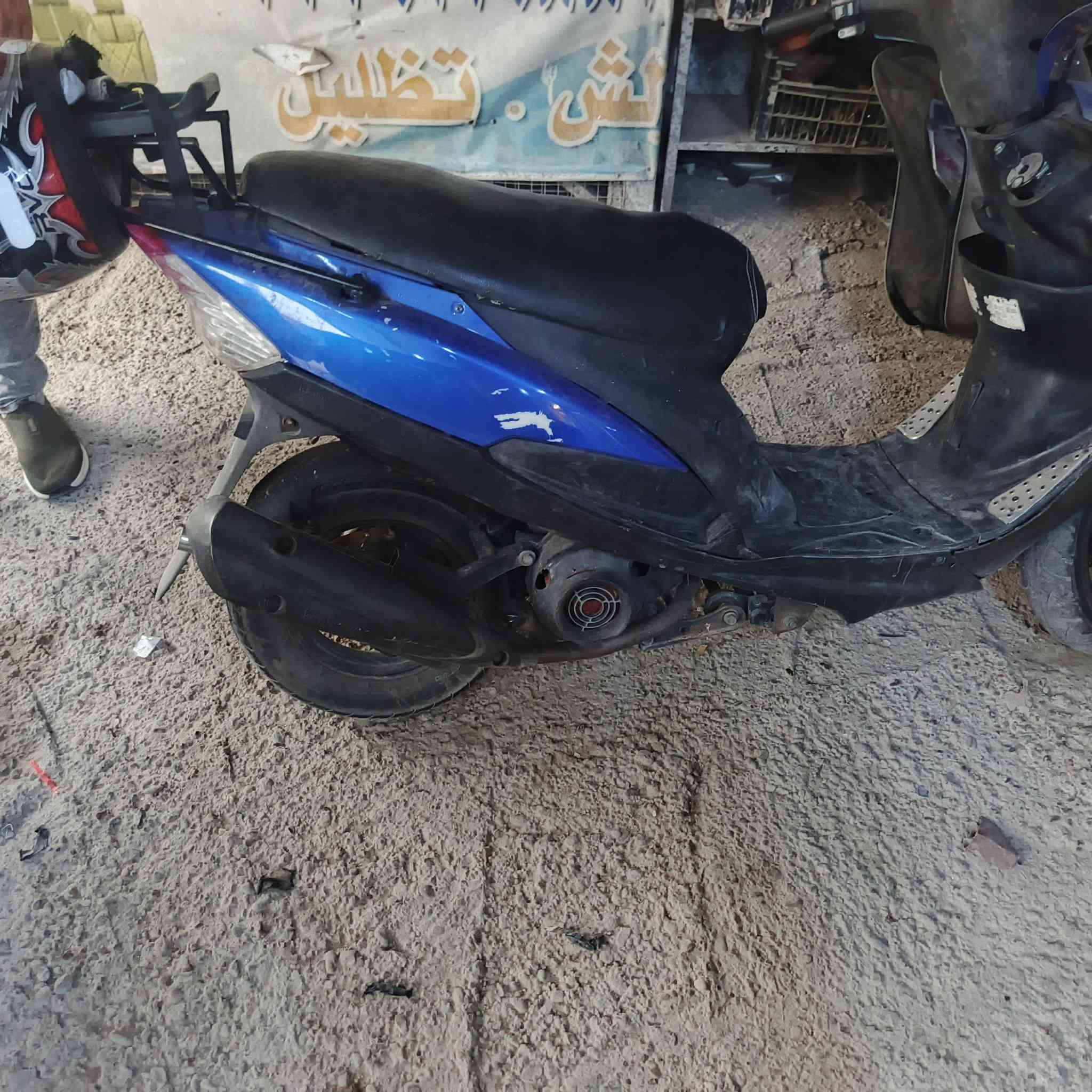 مكلف بالنشر دراجه للبيع سعر ٤٠٠ مكانه بغداد ابو الدوره حي الصحه  ***********
