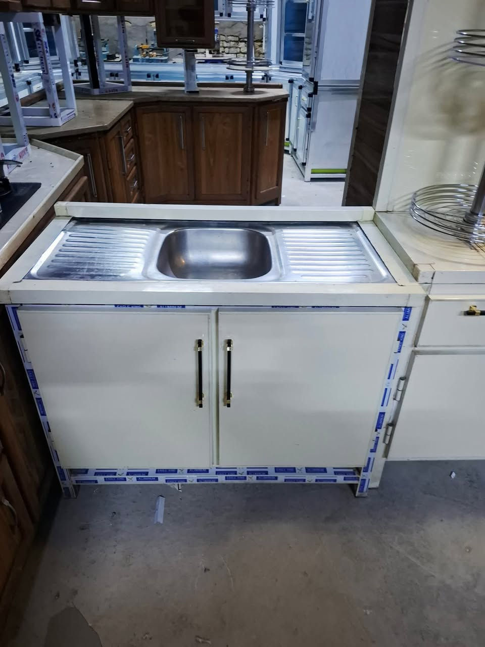 كاونتر ألمنيوم مستخدم نضيف جدا🧚🏻🦋


**إذا كنت صاحب هذا الإعلان وتريد حذفه لأي سبب، رجاءا أرسل رسالة إلى الدعم الفني**