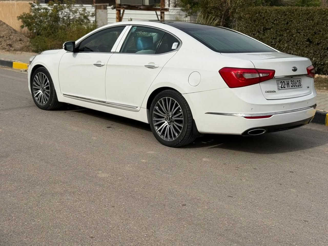 السلام عليكم كادينزا موديل 2014 
 
      رقم اربيل دولي

موصفات سياره !!!

1.بصمه

2.كشنات جلد

3.كشنات كهرباء

4.كشن خزن ميموري 

5.برده كهرباء

6.ستيرن كهرباء 

7.لايت عدسه زنون بلادي

8.شفتات ستيرن 

9.كشنات تدفئه تبريد

10.سماعات انفنتي 

11.شاشه عداد الكتروني 

12.كامره وحساس

13.ويل حجم 20تخم تاير 

14.مري شفط

15.مري قلاب عل بك R

16.نظام تحكم خلفي بصوت وبرده 

17.حساس مطر وهيتر جام 

موصفات معروفه بل كادنزا 
س122 وبيهه مجال
السيارة بيهه كلير صفحه اثر شخط بدون دواخل 
رقم الهاتف *********** يوجد واتساب 
غير متواجد ع فيس
