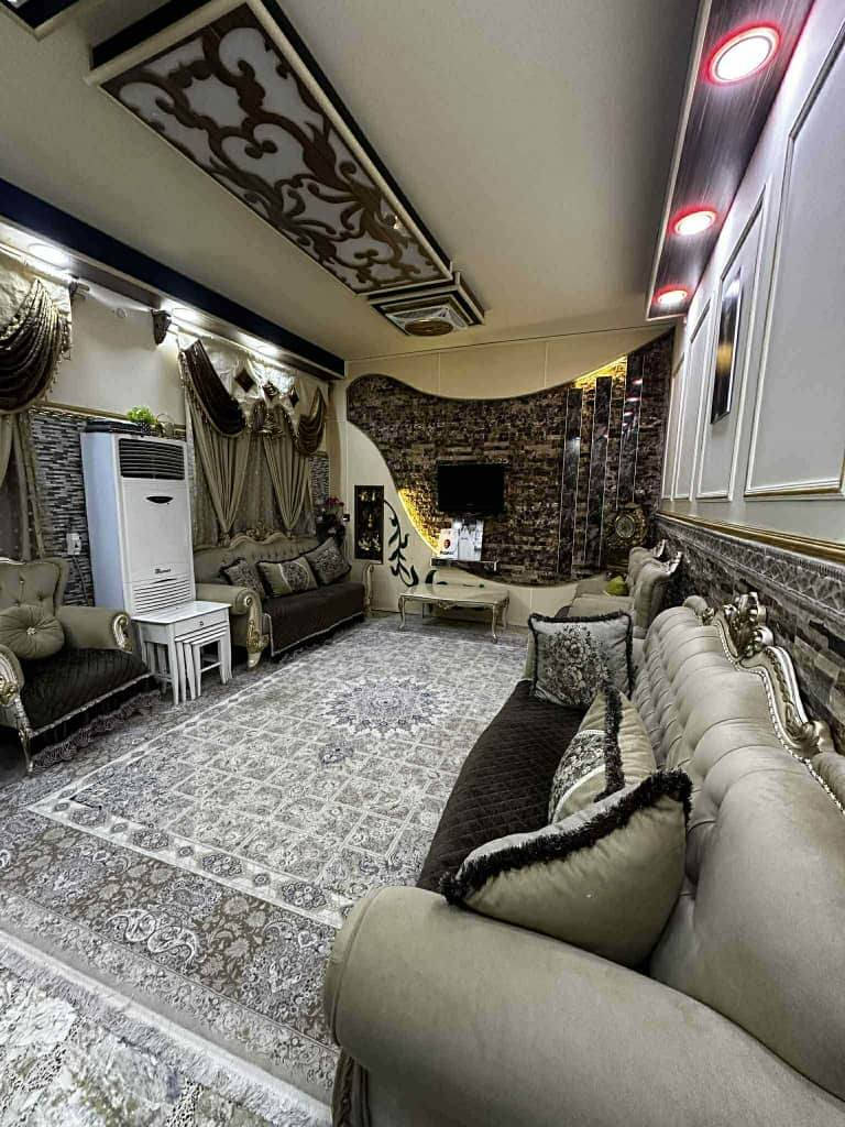 ✨دار 250م على ساحة 5 غرف بالزهراء✨

✨🫧 رقم الاعلان ((42)) 🫧✨

▫️المنطقة : ((الزهراء))

🫧نوع العقار : ((دار سكن))

▫️المساحة : ((250م))

🫧الوجه : ((10م))

▫️النزال : ((25م))

🫧عرض الشارع : ((8م وساحة خضراء))

▫️سنة البناء : ((الاول 2005
الثاني2011))

🫧 عدد الطوابق : ((طابقين ونصف مقسم الى بيتين ))

🫧تفاصيل البناء::
الطابق الأول يتكون من استقبال وهول ومطبخ وغرف نوم عدد (2) وصحيات وطرمة
الطابق الثاني يتكون من هول ومطبخ وغرف نوم عدد(2) وصحيات وترك وبيتونة وسطح صغير
الطابق الثالث يتكون من غرف نوم عدد (1) سندويج وسويت كامل

▫️أقرب نقطة :((قرب المدارس))
 
✨و لمزيد من التفاصيل يرجى التعليق (((ب تم)))

✨او زياره مقرنا الكائن في الخاجية شارع 40 مجاور الابتسامة الذهبية


**إذا كنت صاحب هذا الإعلان وتريد حذفه لأي سبب، رجاءا أرسل رسالة إلى الدعم الفني**