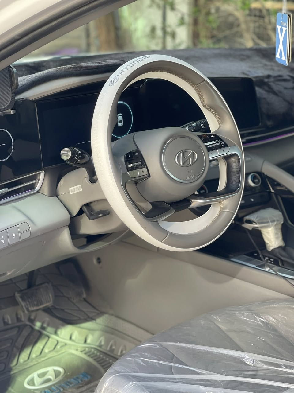 سلام عليكم للبيع النترا موديل 2024
النترا موديل 2024 وارد امريكي 

حادثها تبديل جاملغ فقط البنيد نفسه مصلح صور السونار والحادث موجودة بل منشور 

ماشيه 70 الف 

السيارة بأسمي 

السيارة فول مواصفات عدا الكشنات مو جلد 

السعر 178 وبيها مجال

الاتصال ***********
