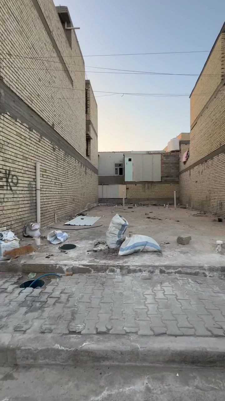 السلام عليكم
قطعه ارض في الغرير ثالث فرع من تنزل السده نزله الصوره مساحه ١٤٠ ابيع القطعه كامله او نصف قطعه بيهه رفتين كل رفت ٧٠متر والثاني ٧٠ متر للاتصال ***********
