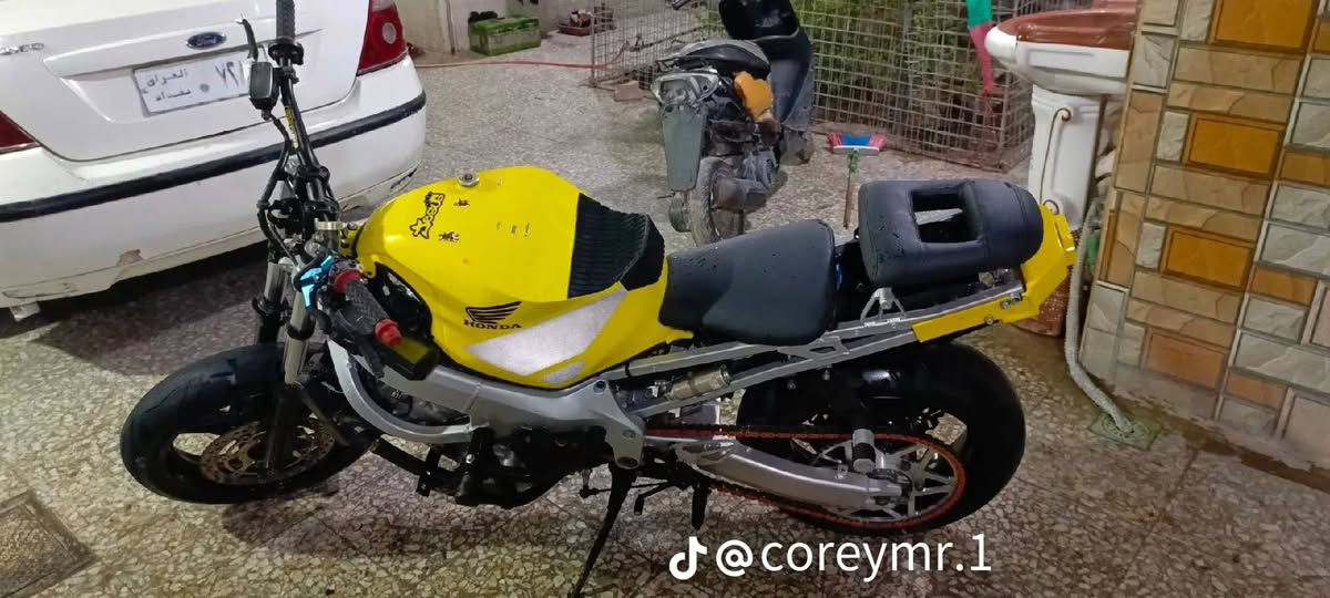 السلام عليكم دراجه للبيع افوراي 600 مفتوحه ماكينه عاوزها كرنك عنوان كربلاء ***********
