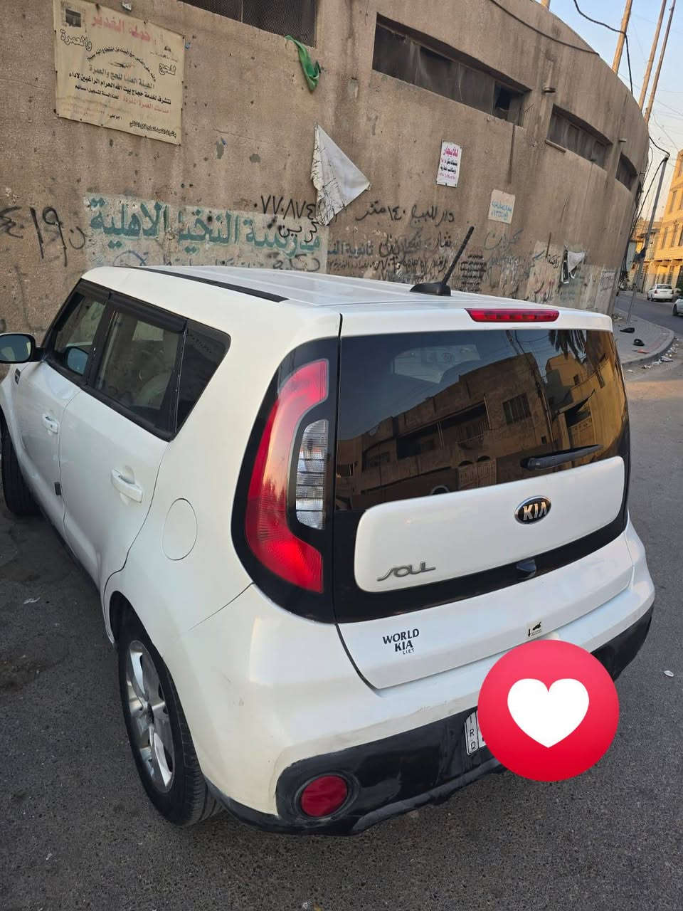 صول 19 محرك 1600سياره اقتصاديه  وحادثهه اللي بامريكا بالصور وبالعراق قطعتين يعني ابيع اربع قطع رقم بغداد مكانهه وزيريه سعرها 108 بيهه مجال بسيط الشراي يتصل ***********
