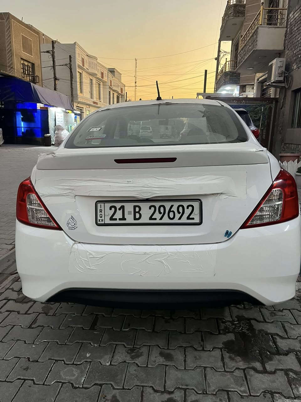 السلام عليكم نيسان سني هندي رقم سليمانيه انكليزي بسمي سنويه مامنتهيه تحويل كفاله تريد وكاله ليعجبك  بليته زركه موديل 2016 كير عادي السياره مكينه كفاله عامه السياره جاهزه على اخر حبايه اي نقص مابيه جام امامي كهرباء شباج امامي نيكل يدات نيكل سبايدر خلفي بلوجكترات سياره مدوشمه عام كاعيه وتنته وكشنات وصندوق وارضيات سفريات تخم تاير ويل جدد مال 23 شاشه وكامره خلفيه سياره ضربته فقط جاملغ خلفي والباقي كفاله مكاني بغداد الجديده رقم *********** سعر 100$ وبيه مجال قليل ليجي ماقصر وياه رجأ ليشوفه غاليه خل يعبر المنشور ..
