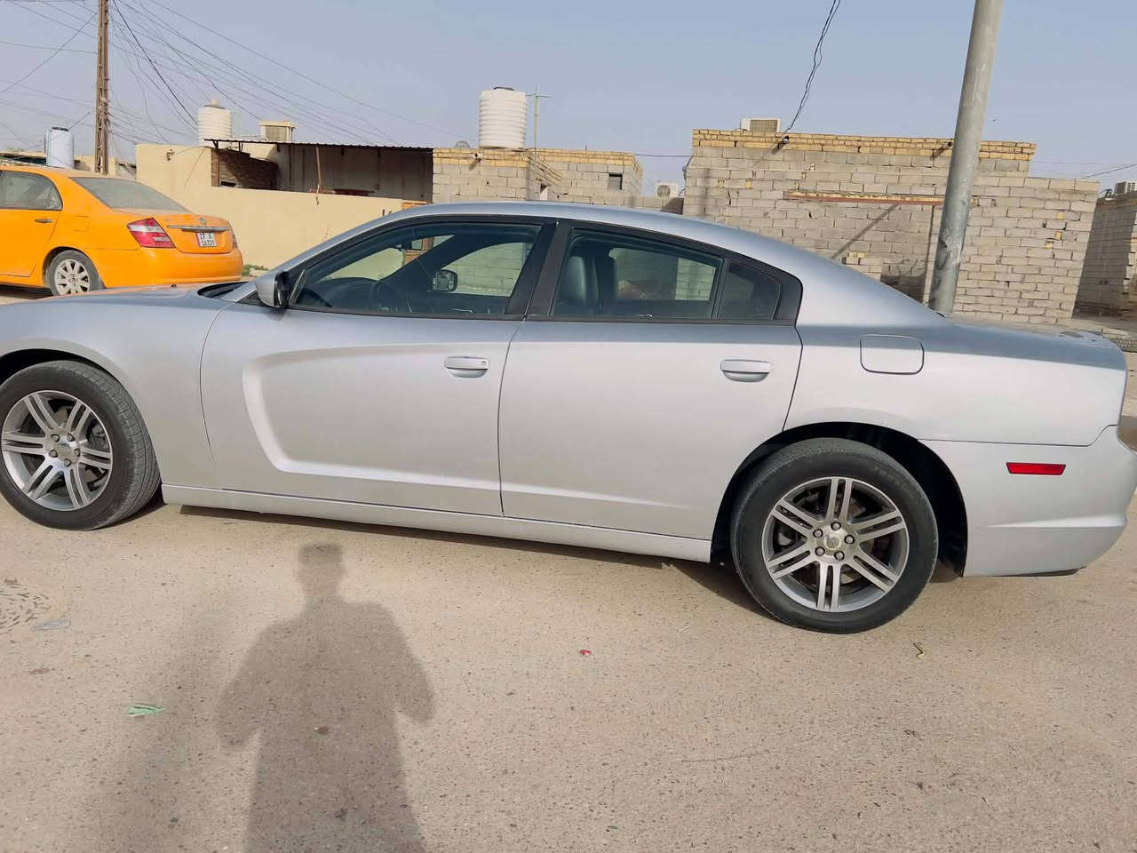 جارجر موديل 11 
بيها قطعتين تبديل 
مكينه و كير  تبريد خير من الله 
حداديه تخم تاير جديد 
منضومه زنون 
السياره ما ناقصها كلشي
السعر 115
مكاني ذي قار 
التصال ‏‪***********‬

