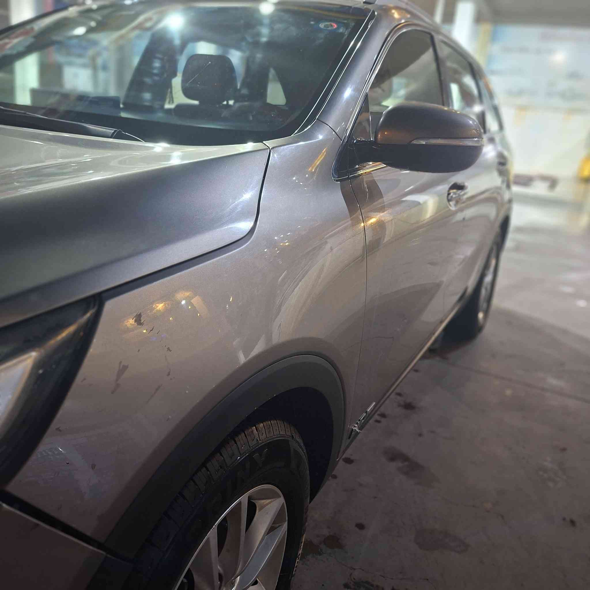 سورنتو 19 امريكي بيه قطعتين ماشيه 100 بنيد وجاملغ وبيه معجون بالجاملغ الخلفي وبيه خسفه بالقمارة ماتبين .
رقمه بغداد مشروع وطني مكانه بصره
6سلندر7 راكب
سعره 165 وبيه مجال 
مواصفات عاديه بيه كامره ومثبت سرعه بلوتوث المرايات كهرباء
***********
