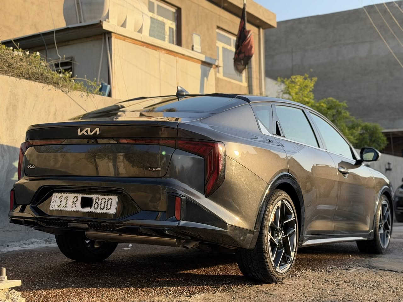 السلام عليكم لبيع كيا K4 
2025 فول موصفات 1/1
سياره وارد امريكا الضرر كما موضح بلصور 
بدون يرباك بدون دواخل 
فقط تعديل بل حوض 
و شاصي خلفي ايمن 
ماشيه ٧ الف 
رقم بغداد باسمي تحويل مباشر 
دخول جديد 
مكان سياره بغداد  
سعر مناسب 
الاستفسار ***********
