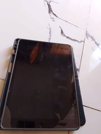 ايباد ٩ • حساس مكسور • مراوس بايفون