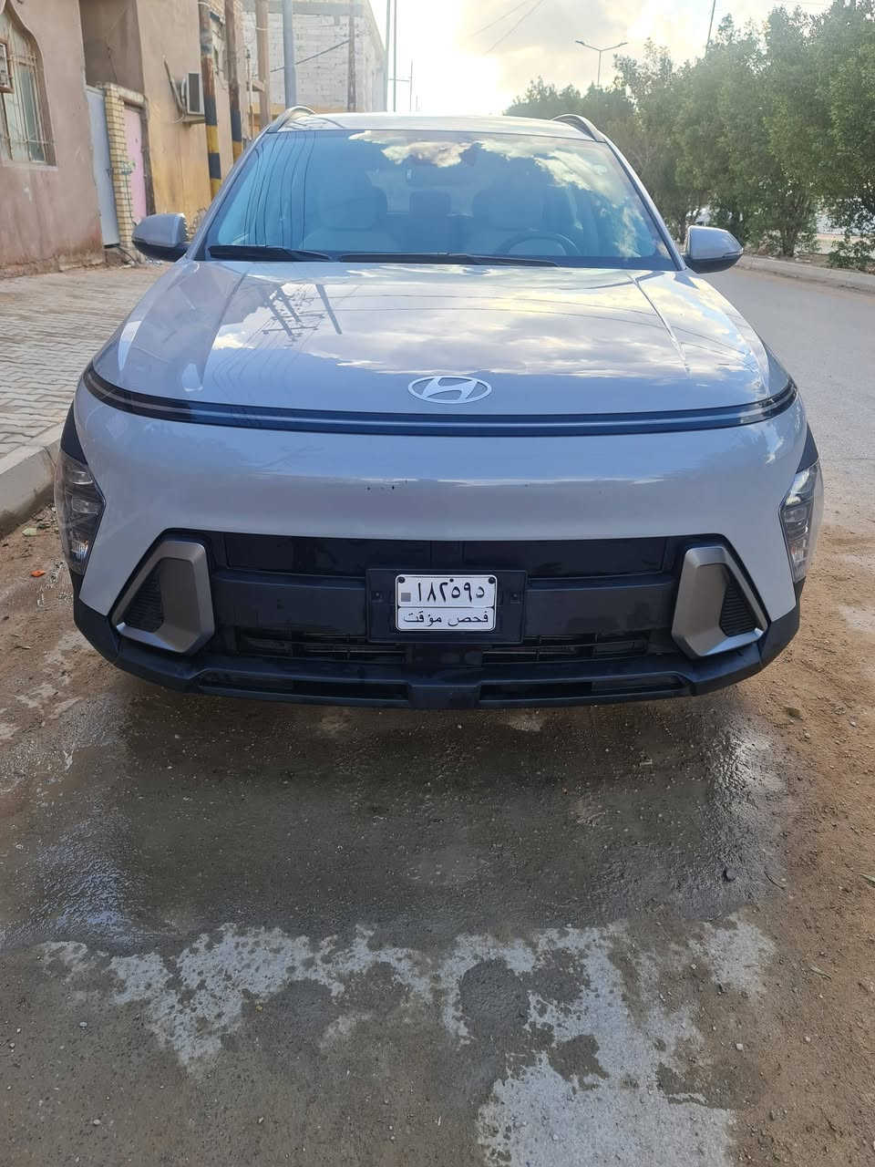 كونا ٢٤ وارد أمريكي بدون صبغ ولا تبديل طختها بالويل الخلفي عكس السايق وعلى اثرها طك ايرباك البرده اليمنه. رقم واسط محجوزه سنتين ع مؤؤسة الشهداء ..السعر ١٨٠ وقابل للتفاوض. 
مواصفات فول عدا الفتحه. للاستفسار اكثر ***********
او خاص
