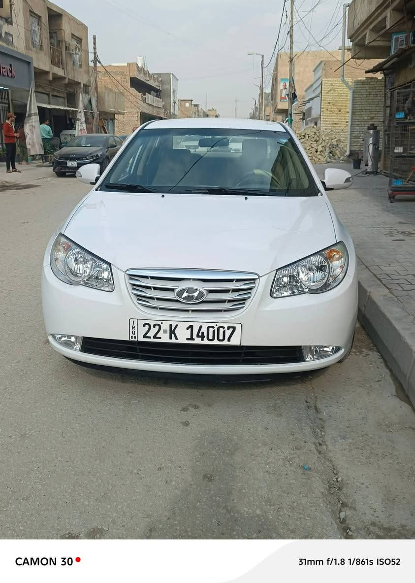 السلام عليكم
النترا موديل 2011 خليجي رقم اربيل إنكليزي باسمي تحويل مباشر سنويه وهزه جديده لل 2030
بيهه مكانات صبغ ابيع حزام بدون دواخل 
السعر 95 وبيه مجال بسيط
مكان السياره بابل للاتصال ***********
