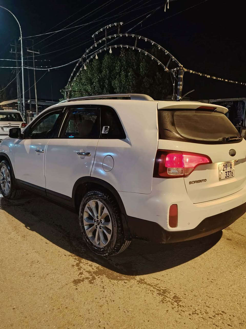 سورنتو2013 خليجي مكفواله من الصبغ بيها شويه بارد سياره حلوه كامره شاشه سويج رقم واسط سونار منشور مكان السياره واسط كوت 7 راكب 3 قطع تبريد ماشيه 275 تخم تايرات السعر 175 وبيها مجال موبايل *********** مكينه مكفوله مامفتوحه. مكينه 4 سلندر
