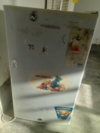 ثلاجه • صغيرة • شغالة