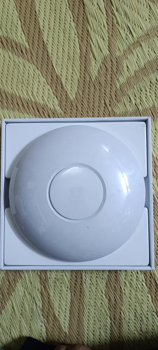 يونفاي بترددين ( 5GHz / 2.4GHz ) 
مستعمل شهر واحد 
السعر 200 الف
كامل مع المحولة


**إذا كنت صاحب هذا الإعلان وتريد حذفه لأي سبب، رجاءا أرسل رسالة إلى الدعم الفني**