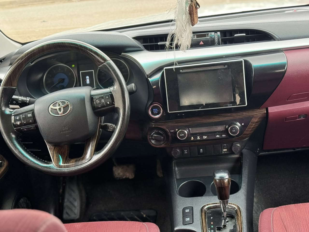 هايلوكس TRD/2020كويتي اصل رقم اربيل دولي مكفوله كفاله عامه ماشيه 198مكانها بابل سعرها 315وبيها مجال بسيط لشراي 
بيع او مراوس بهايلوكس اي موديل 
***********
