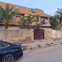 دار سكن مساحه ٢٦٤م البياع  الشرطه الخامسه ب قرب الدعم الوجستي  سعر منا...