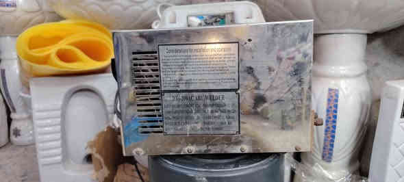 مكينه لحيم مثل ماواضح بصور شرط عل فحص قيم سعر واخذها ***********
