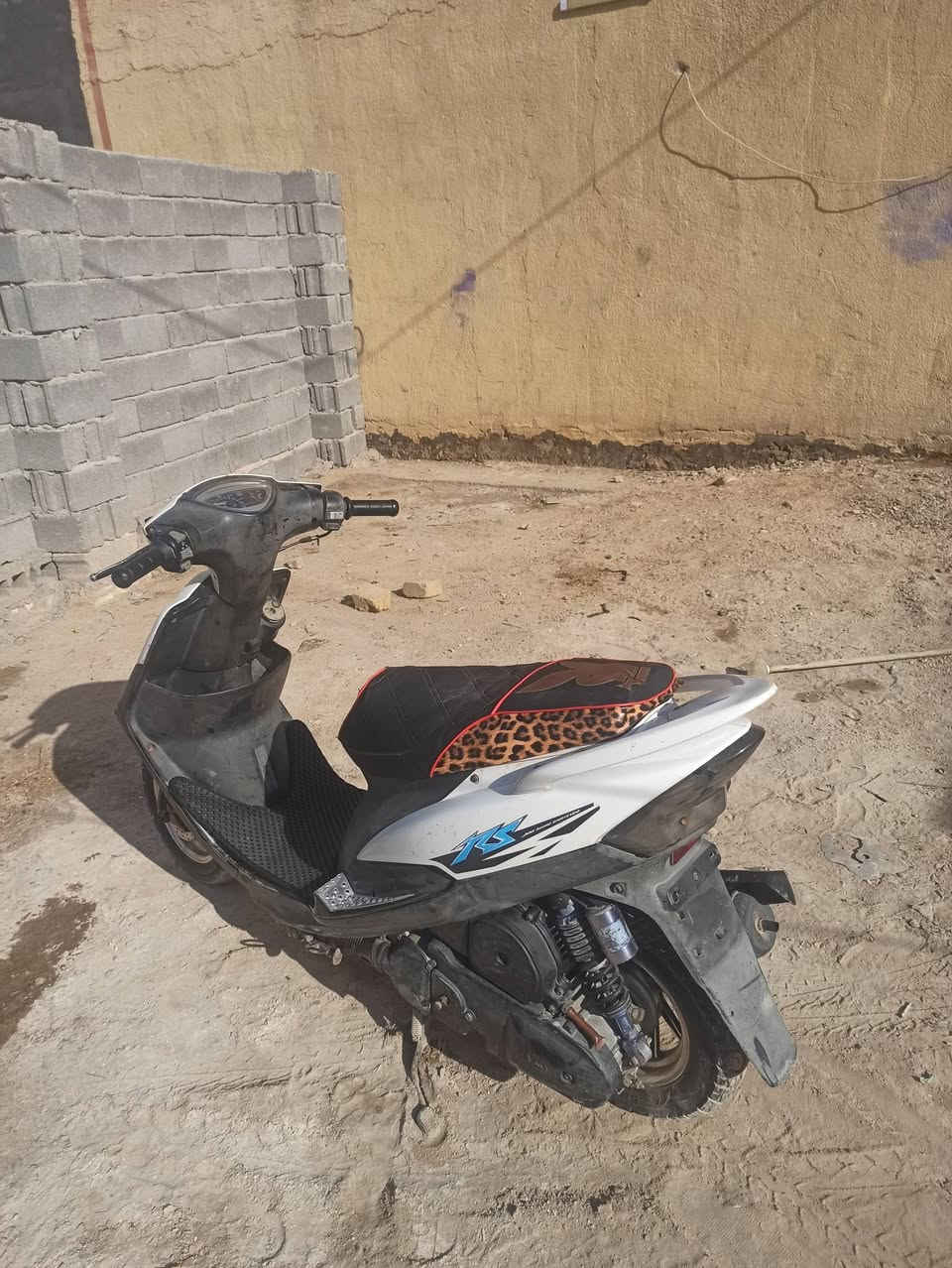 سلام عليكم ماكس عدله للبيع سعر 650 وبيه مجال مكان حله بكرلي
***********
