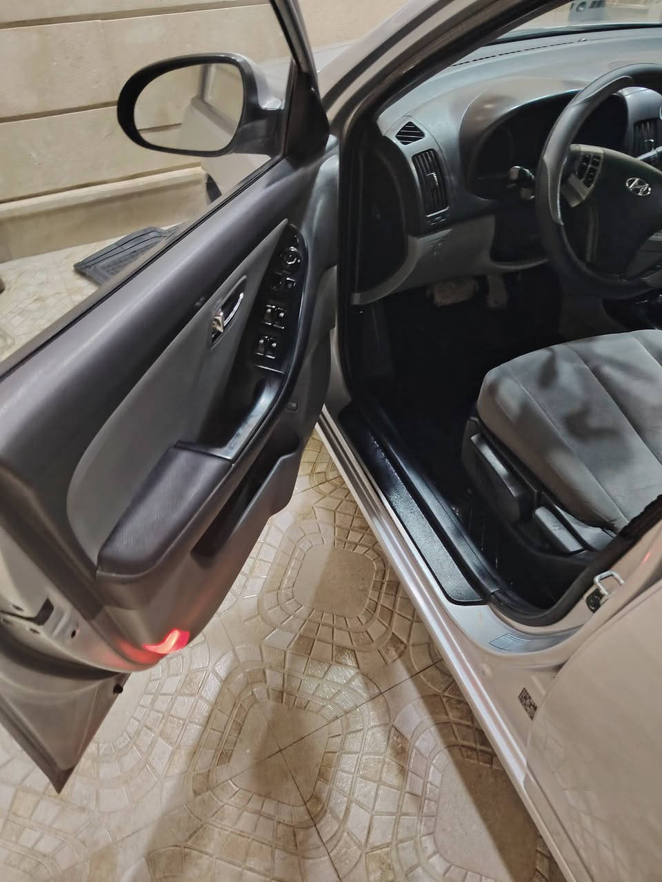 سياره للبيع افانتي موديل 2010مكفولة مابيها صبغ ولا تبدل بيها بارد شبر عند قبق البانزين بدون تقحيل محرك وكير شرط مامفتوح وضع شركة المواصفات تبريدثلج مري شفط كشنات هيتر تدفئة السعر145 قفل رقم الموبايل *********** المكان الموصل
