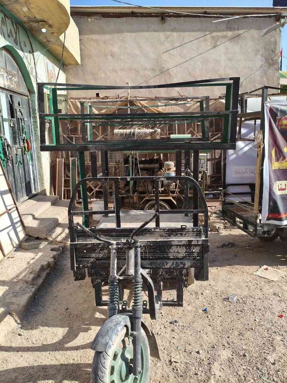 عرباين 3 لالبيع قيم وخذ الي يرضي الله 
بغداد النهروان 
الرقم ***********
