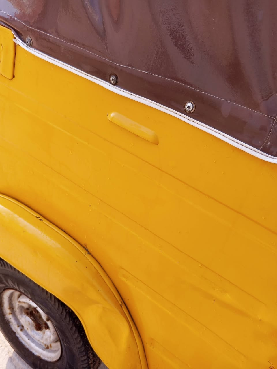 سلام عليكم شباب كواكم الله تكتك البيع موديل 17تكتك اوراق كامله وعلي تكتك تخبل كبل بوجهك مكان الناصريه الشارع السعر نتصال واني بخدمتك ‏‪‏‪***********‬‏
