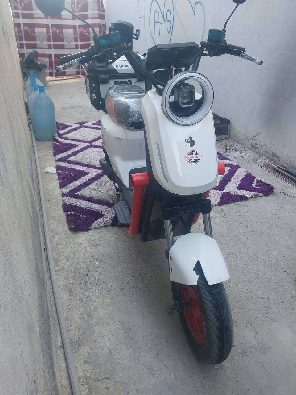 سلا عليكم
دراجه شحن موديل 2025 كله شغال بلادي دبل سويج 4بطاريات 3 نمر سعره 450 وبي مجال مكاني كركوك شراي يخابر ***********
