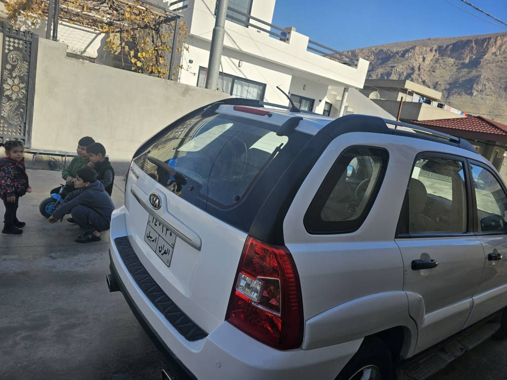 ئةم سيارةية بؤ فرؤشتنة بئ بؤياغ بئ ساردي مؤديلي ٢٠١٠ فول مواسةفات 
زمارةي موبايل 
***********
*********** سوران, أربيل
