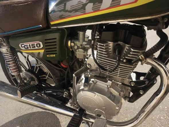 دراجه للبيع موديل 2024لوووك نضيفه حيل لون زيتوني محرك ناعم مامفتوح للبيع 825 وبيها مجال مال جناي للاتصال***********
