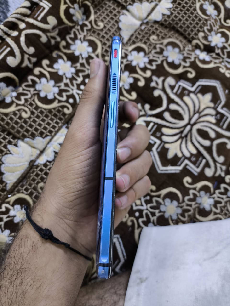 ريدمجك6جهاز عالمي مال العاب معروف شاشه 165هيرتز ذاكره128رام12شفتات لمس سلاسه فول بس ضهر بي فطر وخلاص ممئثر بصمه شاشه للبيع او مراوس وي ايفون300وبي مجال مكاني كركوك***********
