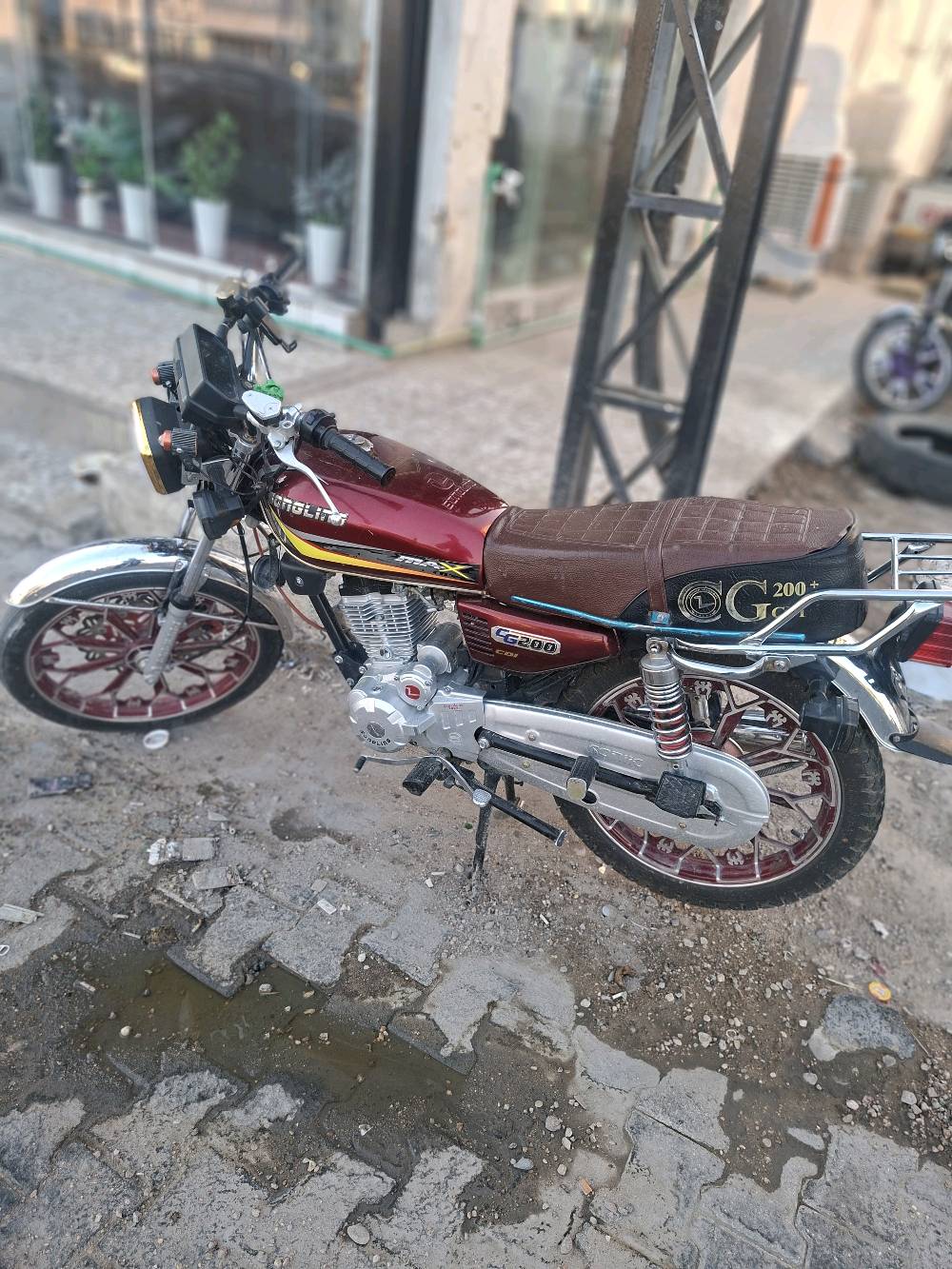 سيفان موديل ٢٥ سكنر السعر ٦٥٠ الف للتواصل 
***********