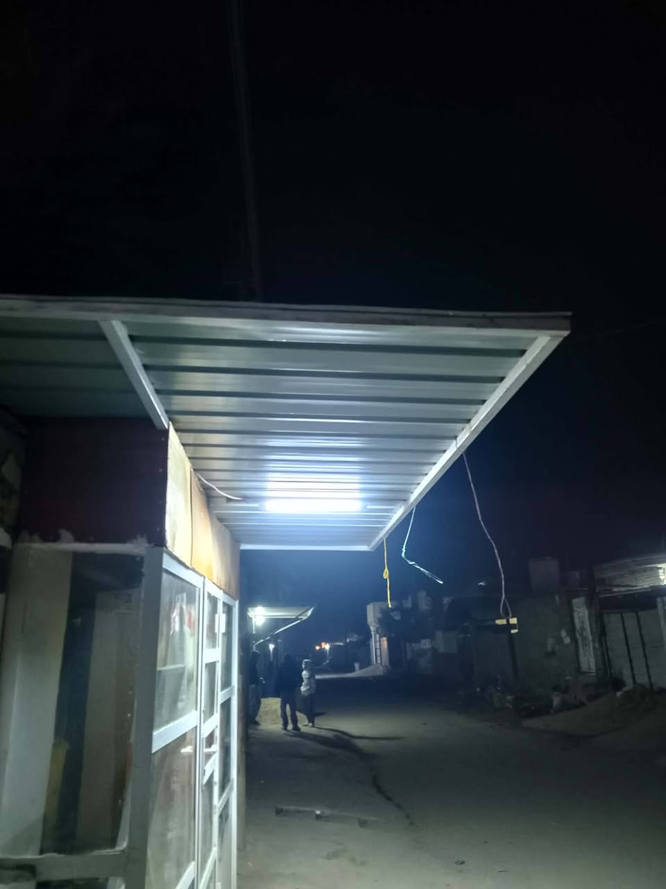 سقيفه 5×4 للبيع العنوان سده الهنديه منطقة العلكايه 
وا واجهيه جام خانه 3متر الرتفاع 2متر للبيع  
***********
